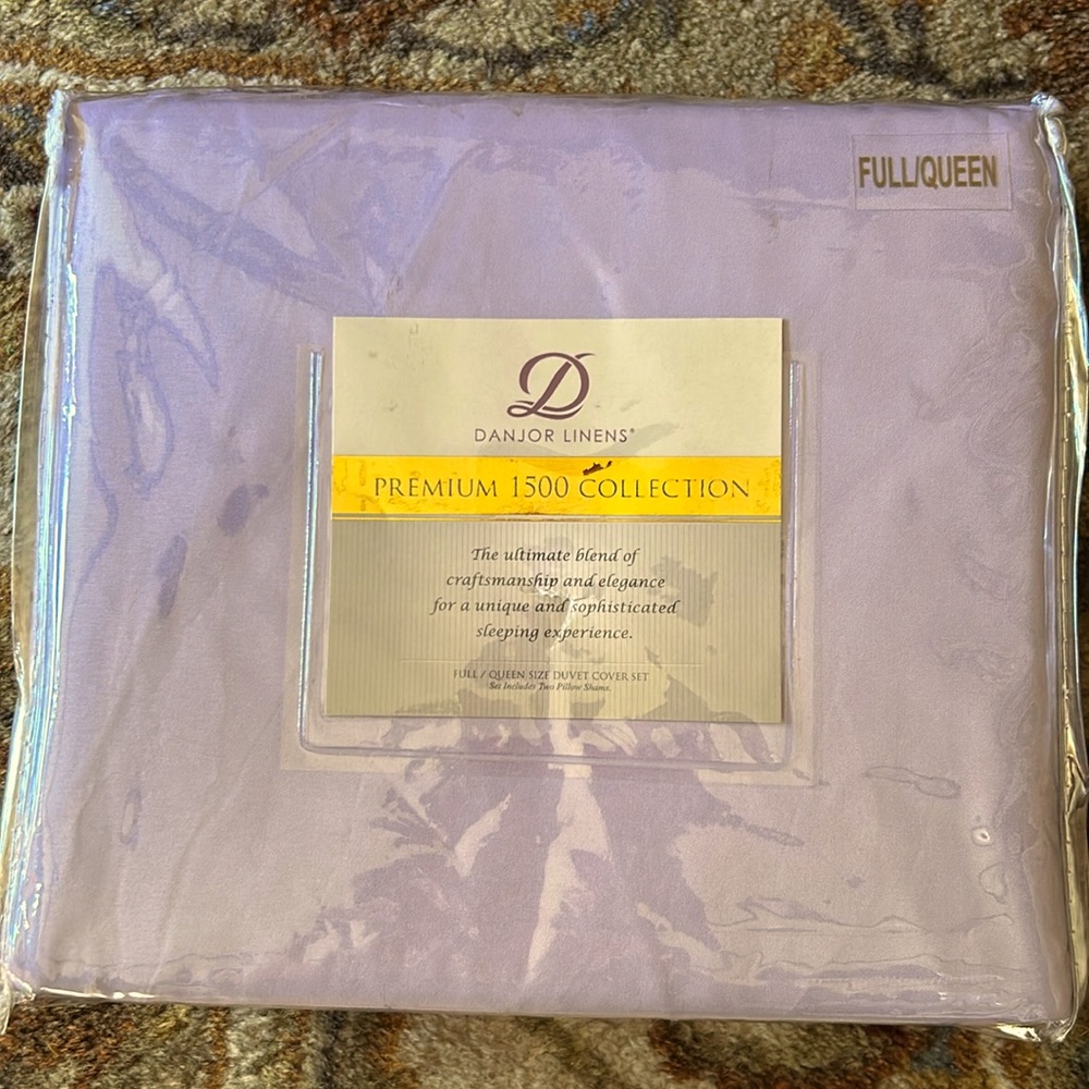 Danjor Linens Full/ Queen Duvet Cover Set.
